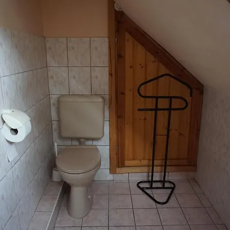 Apartment Grosses Ferienhaus Plattensee Balaton - Nyaralo Haz 6 Szobaval, 5 Fuerdoszobaval, 3000 Nm Szolad