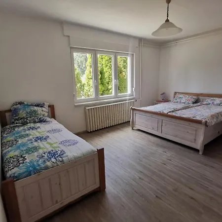 Apartment Grosses Ferienhaus Plattensee Balaton - Nyaralo Haz 6 Szobaval, 5 Fuerdoszobaval, 3000 Nm