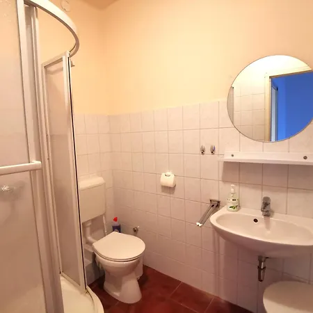 Grosses Ferienhaus Plattensee Balaton - Nyaralo Haz 6 Szobaval, 5 Fuerdoszobaval, 3000 Nm Szolad